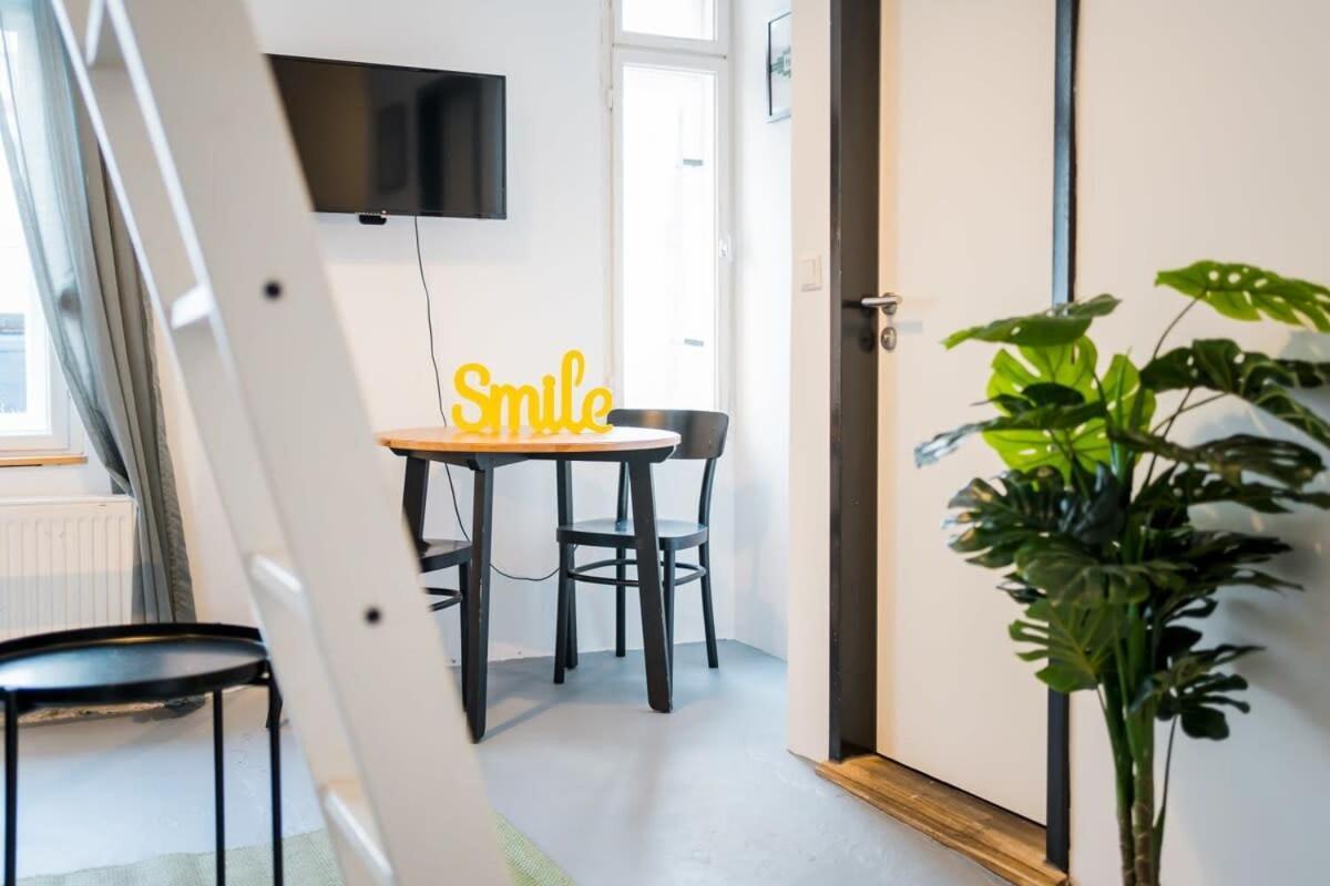 Shabby Chic Plus Self Checkin Plus Free Street Parking Berlín Exterior foto