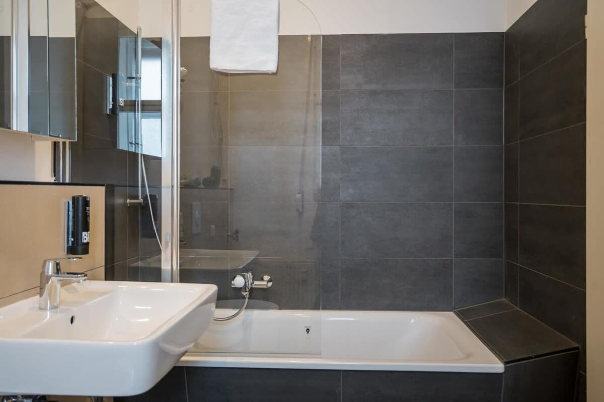 Shabby Chic Plus Self Checkin Plus Free Street Parking Berlín Exterior foto